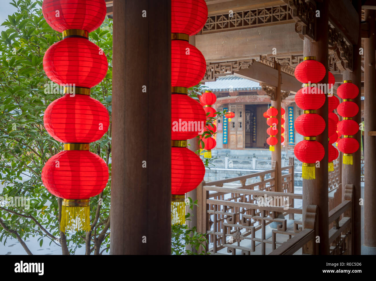 Hongcun (chinois : 宏村 Hóngcūn ; pinyin : ; littéralement : 'Hong village') est un village dans la ville de Hongcun (宏村镇), comté de Yi dans la province de l'Anhui. Banque D'Images