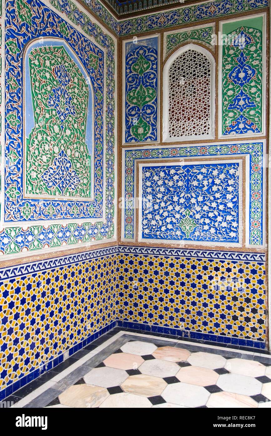 Tachkent, Musée des Arts Appliqués, plâtre sculpté décoration, Ouzbékistan Banque D'Images