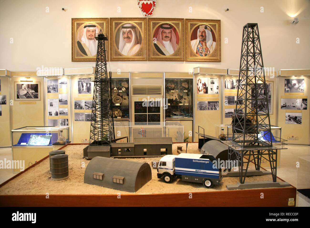 Ainsi l'huile no 1, premier trou de forage et d'extraction, toujours en exploitation, utilisé aujourd'hui comme un musée de l'huile, Royaume de Bahreïn Banque D'Images