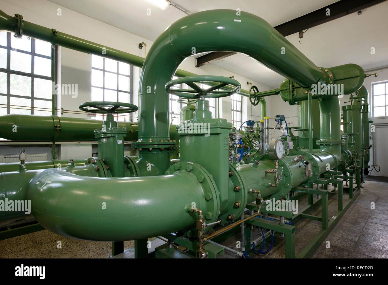 La station de transfert de gaz naturel, ici le gaz naturel est effectué à partir de la canalisation de gaz haute pression et intronisé dans la main Banque D'Images