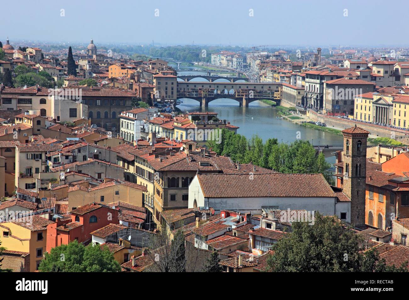 Vue de la Piazza Michelangelo sur la ville, Firenze, Florence, Toscane, Italie, Europe Banque D'Images