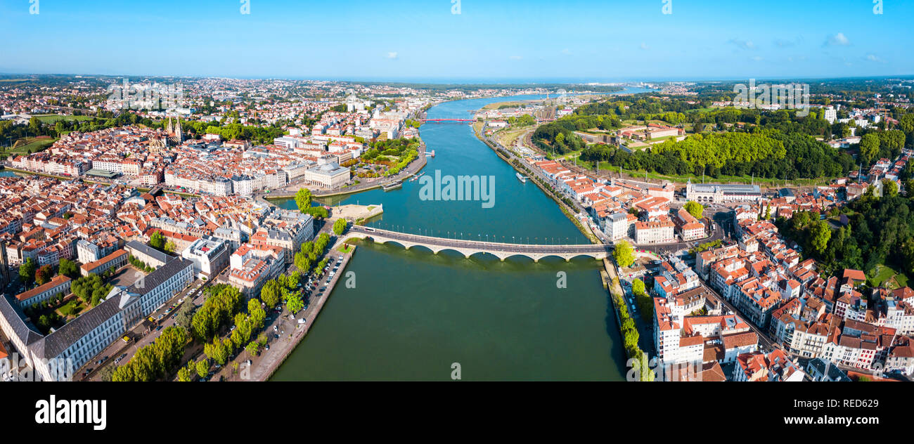 Antenne de Bayonne vue panoramique. Bayonne est une ville française, située dans le sud-ouest de la France. Banque D'Images
