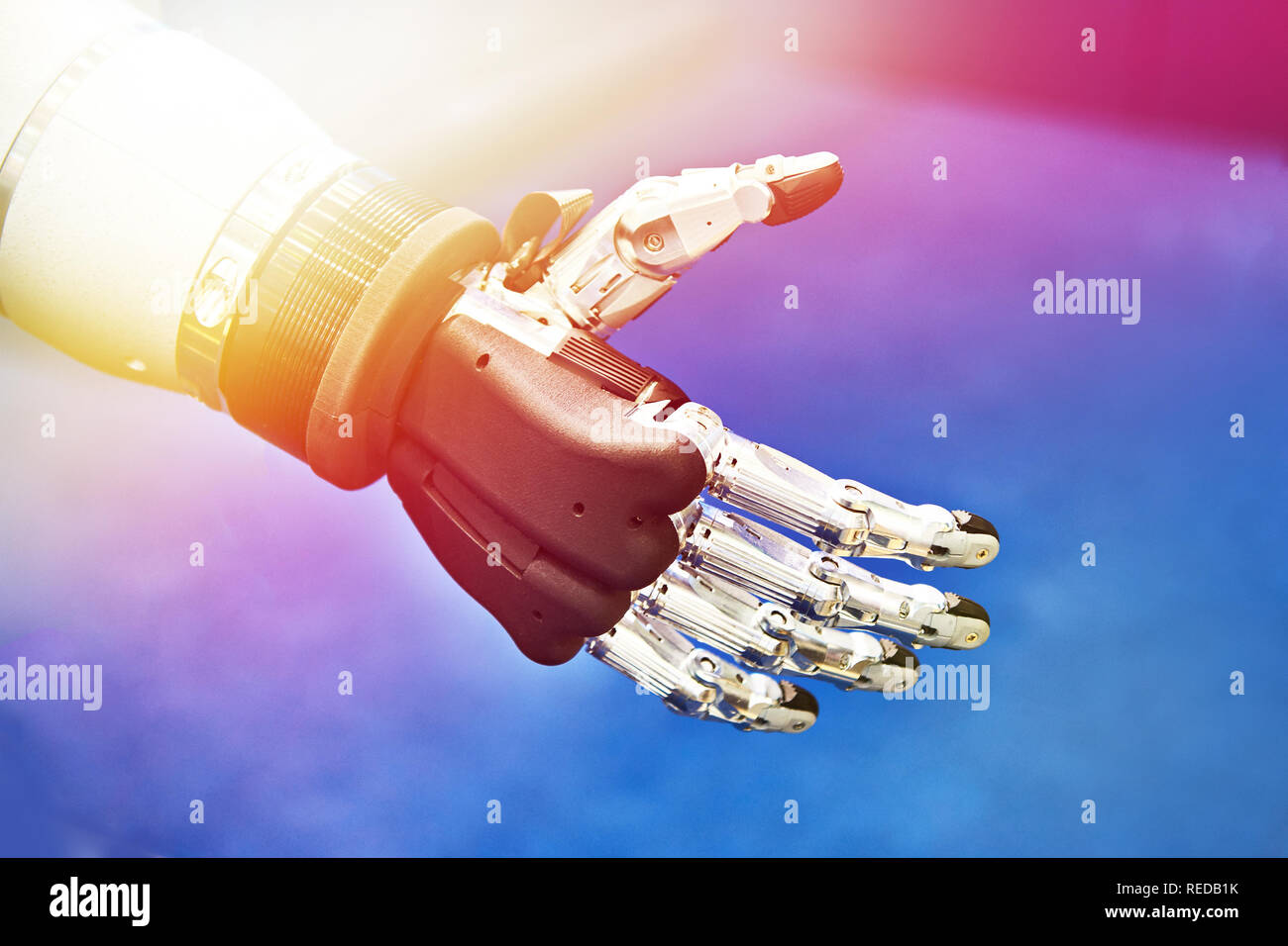 Gros plan main robot électronique futuriste Banque D'Images