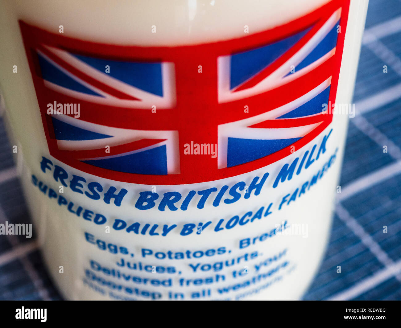 Bouteille de lait - lait britannique appelée produits locaux frais Lait britannique Banque D'Images