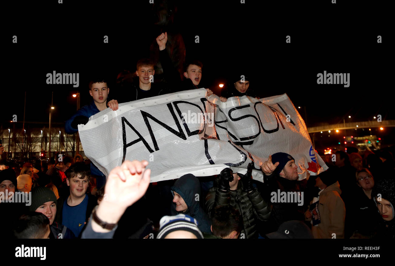 Bolton Wanderers fans protester contre le président et actionnaire majoritaire Ken Anderson avant le match de championnat Sky Bet à l'Université de Bolton Stadium. Banque D'Images