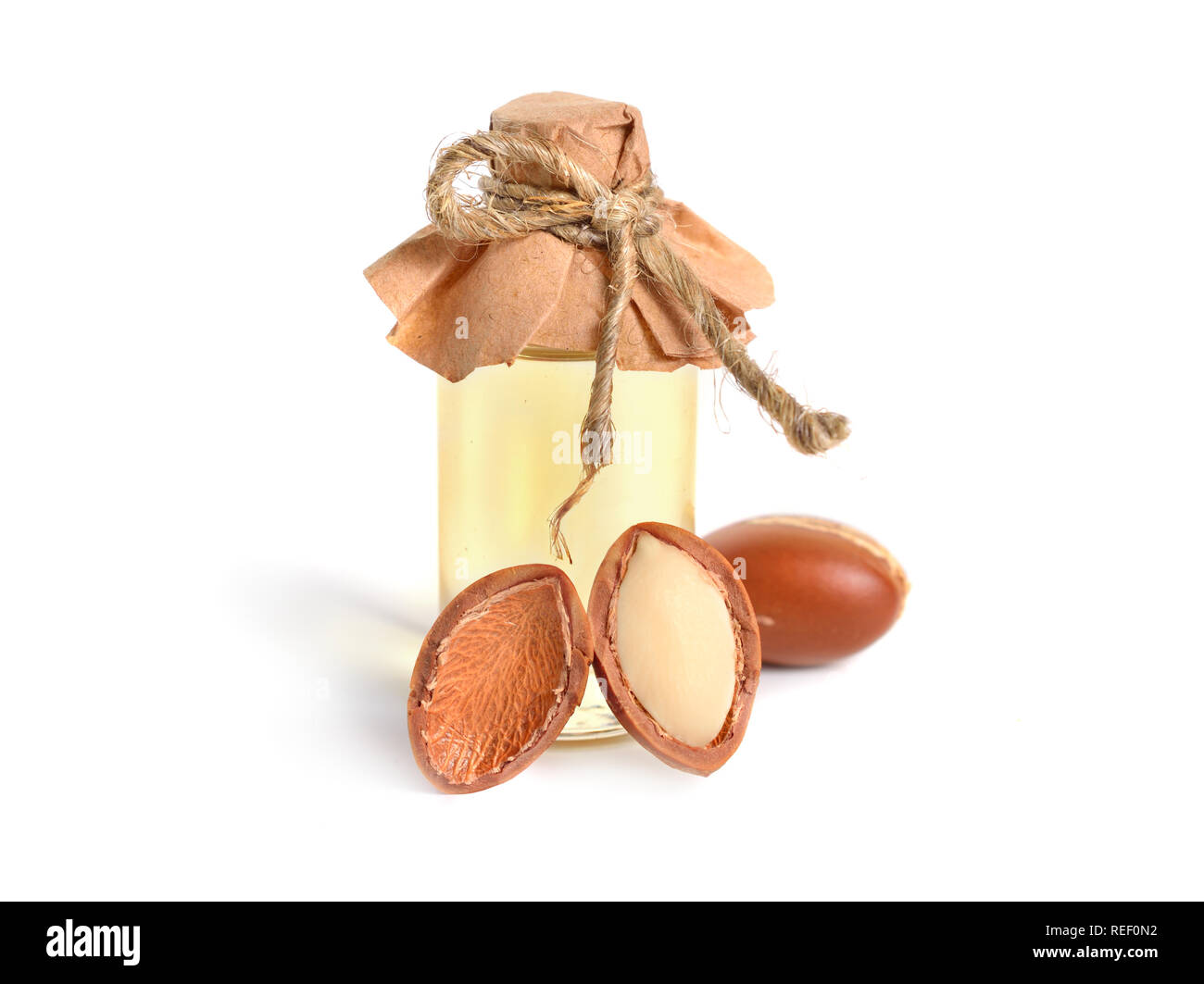 L'huile de graines d'argan. Isolé sur fond blanc. Banque D'Images