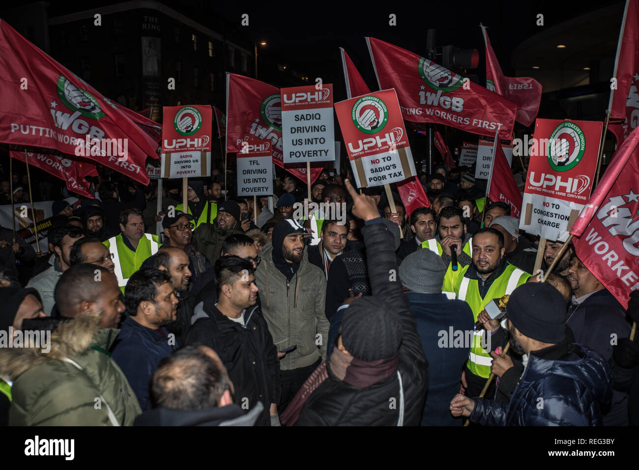 London,UK. 21 janvier, 2019. Les conducteurs de voitures privées road bloqué les rues autour de Transport for London (TfL) siège et ont marché sur Blackfriars Bridge à protester contre la congestion charge le paiement et la discrimination. David Rowe/Alamy Live News. Banque D'Images