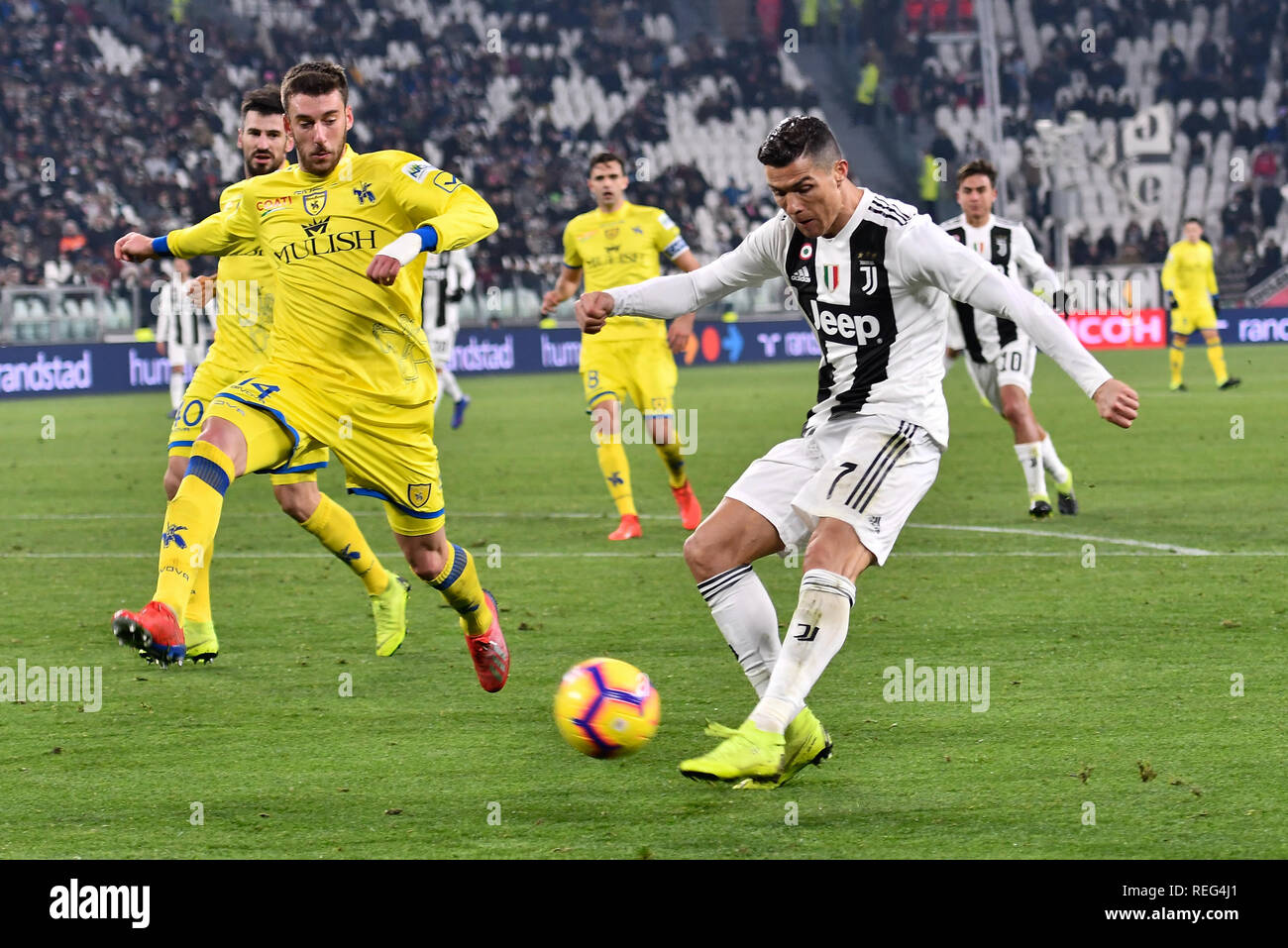 Turin, Italie. 21 Jan 2019. Cristiano Ronaldo (Juventus) au cours de la série d'un match de football entre la Juventus et l'AC Chievo Verona de Allianz Stadium sur 21 janvier 2019 à Turin, Italie. Crédit : FABIO ANNEMASSE/Alamy Live News Banque D'Images