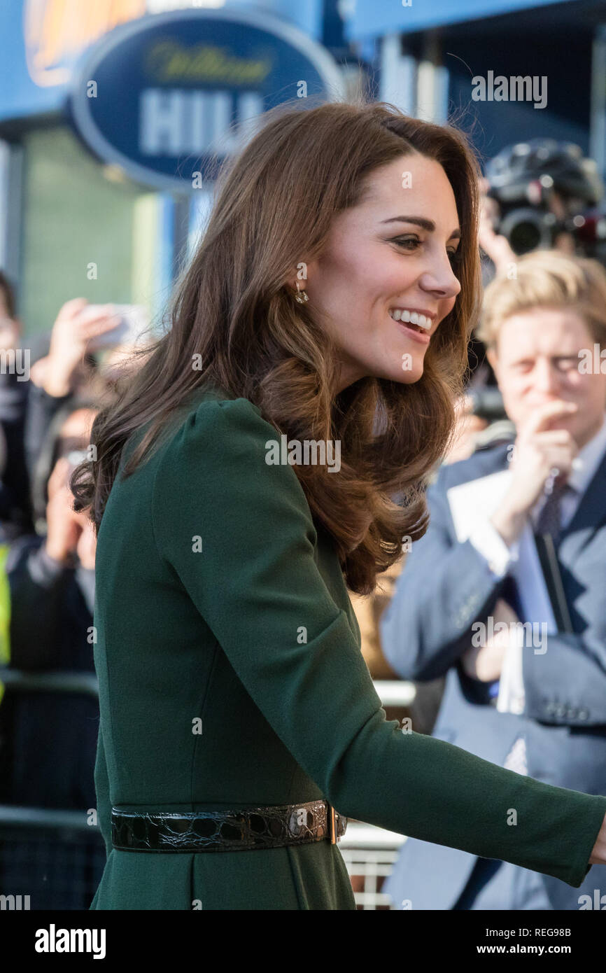 Londres, Royaume-Uni. 22 janvier 2019. Son Altesse Royale la duchesse de Cambridge arrive à l'action de la famille base de Lewisham de lancer leur nouveau service 'FamilyLine" utilise un réseau de bénévoles de partout au pays pour appuyer les parents et tuteurs pratiquement au moyen d'appels téléphoniques, e-mail et messagerie texte. Credit : Amanda rose/Alamy Live News Banque D'Images