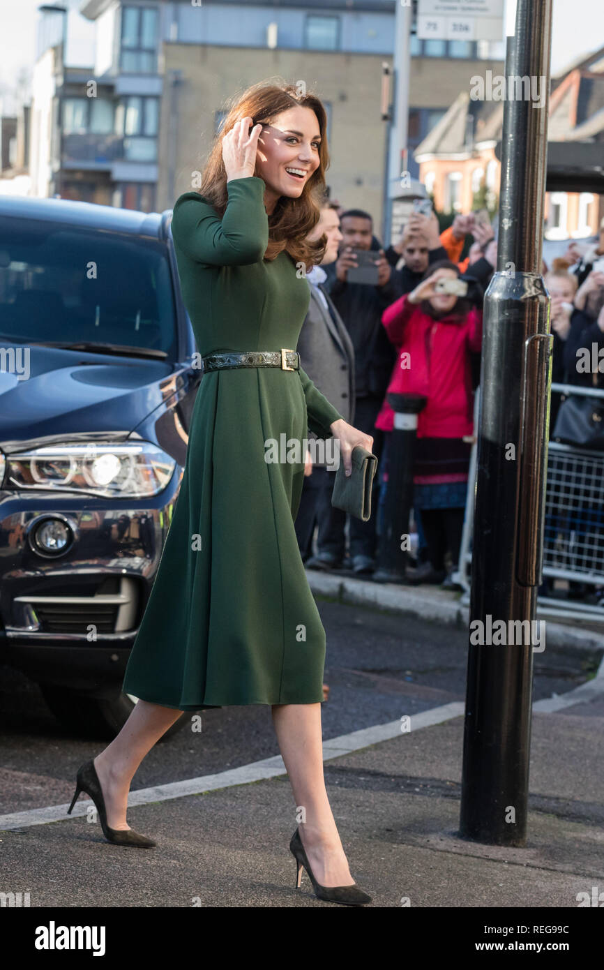 Londres, Royaume-Uni. 22 janvier 2019. Son Altesse Royale la duchesse de Cambridge arrive à l'action de la famille base de Lewisham de lancer leur nouveau service 'FamilyLine" utilise un réseau de bénévoles de partout au pays pour appuyer les parents et tuteurs pratiquement au moyen d'appels téléphoniques, e-mail et messagerie texte. Credit : Amanda rose/Alamy Live News Banque D'Images