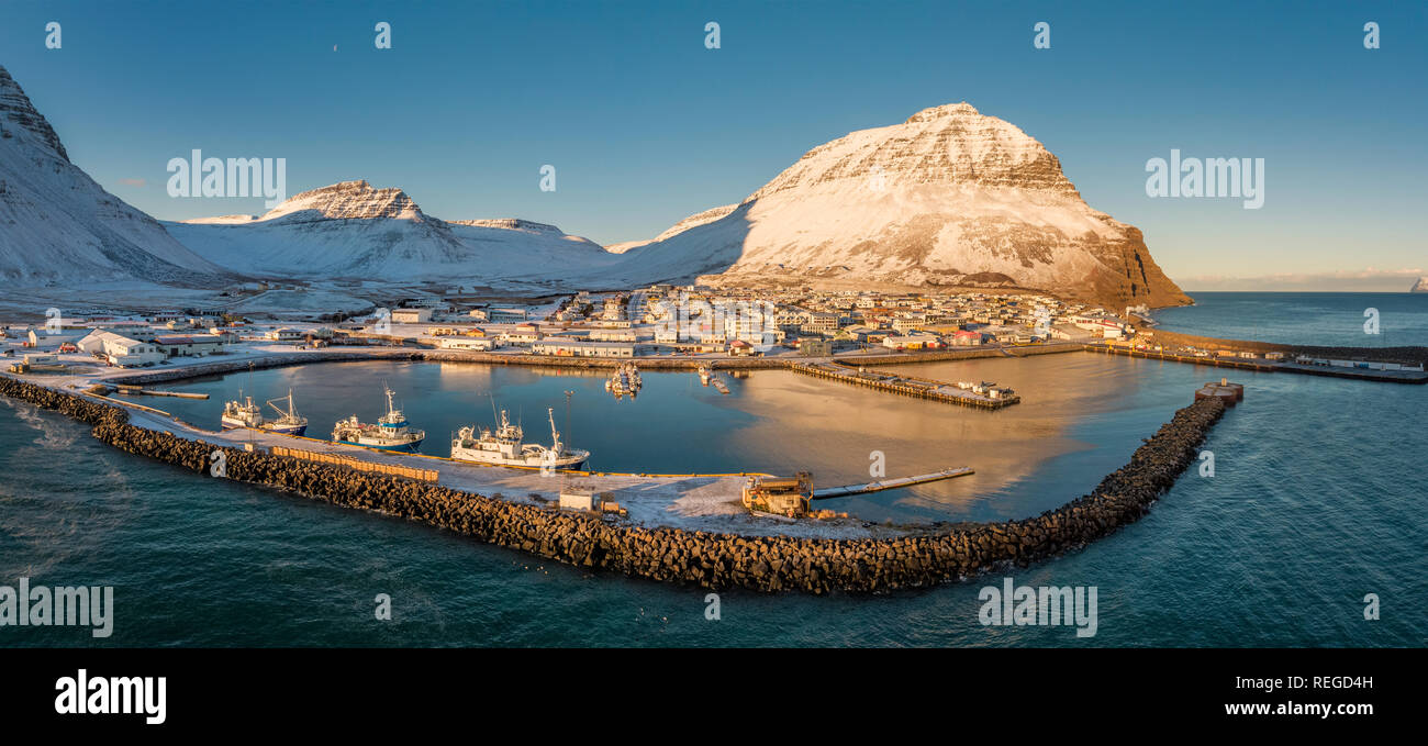 Bolungarvik d'hiver, l'Islande, Fjords de l'Ouest Banque D'Images Bolungarvik d'hiver, l'Islande, Fjords de l'Ouest Banque D'Images