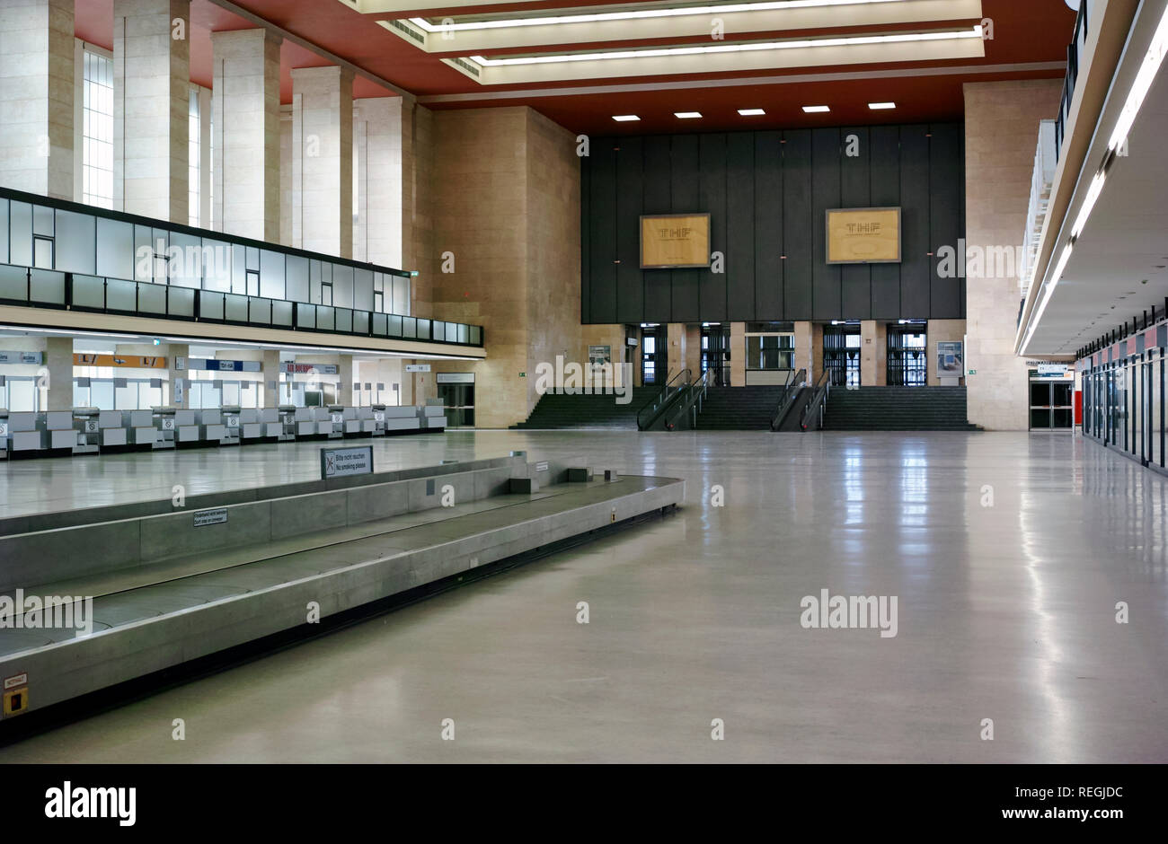 Aéroport Templehof à Berlin en Allemagne. Zone de réclamation des bagages Banque D'Images