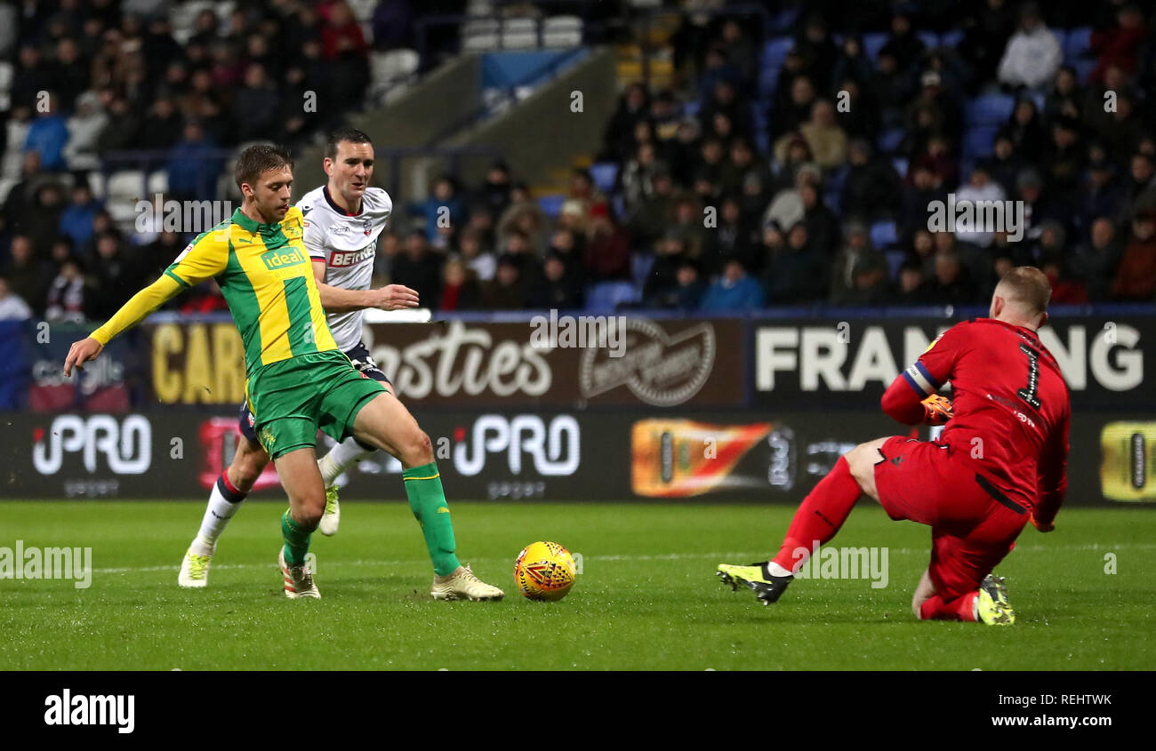 West Bromwich Albion's Sam marque son terrain du côté deuxième but du jeu au cours de la Sky Bet match de championnat à l'Université de Bolton Stadium. Banque D'Images