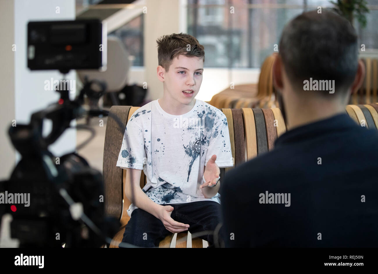 À l'embargo le mercredi 23 janvier 0001 15-year-old Mason Kettley qui a une tumeur cérébrale rare qui fera l'objet d'un traitement de classe mondiale à l'ENM&Otilde;s nouveau faisceau de protons, centre de thérapie à l'hôpital Christie à Manchester. Banque D'Images