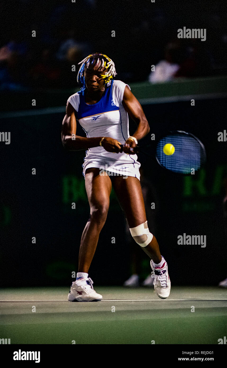 Venus Williams en compétition aux Championnats de Tennis de Lipton 1998 Banque D'Images