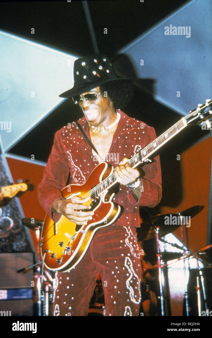 JOHNNY GUITAR WATSON (1935-1996) musicien de blues sur 1976 Photo Stock -  Alamy