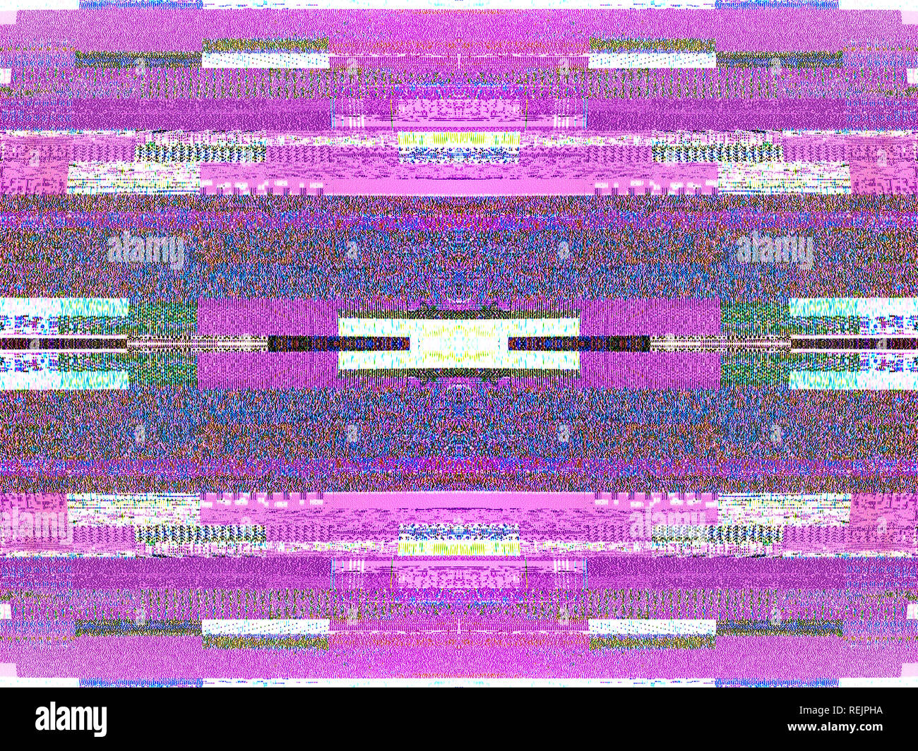 Le bruit de la télévision numérique sur un grand écran OLED plasma 4K Ultra HD HDR (High Dynamic Range) de couleur pourpre Smart TV Banque D'Images