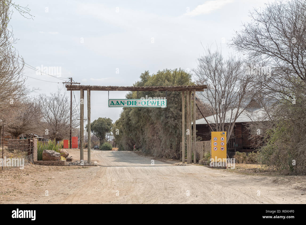 ORANIA, AFRIQUE DU SUD, LE 1 SEPTEMBRE 2018 : Entrée de l'aan Die Oewer station de vacances à Orania dans la province du Cap du Nord Banque D'Images