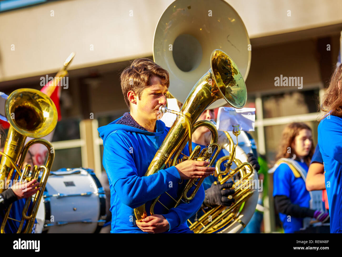 Portland, Oregon, USA - 12 novembre 2018 : Mt. Tabor Middle School Marching Band dans la chapelle Hollywood Ross annuelle du Défilé des anciens combattants, dans le nord-est Banque D'Images