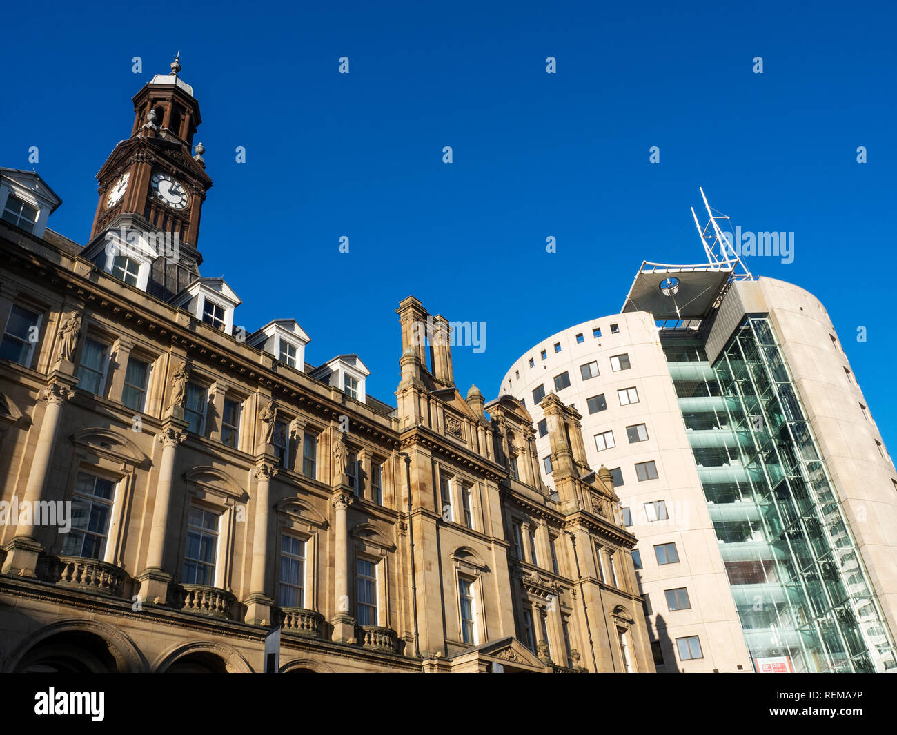 Old Post Office Building et des bureaux modernes à City Square Leeds West Yorkshire Angleterre Banque D'Images