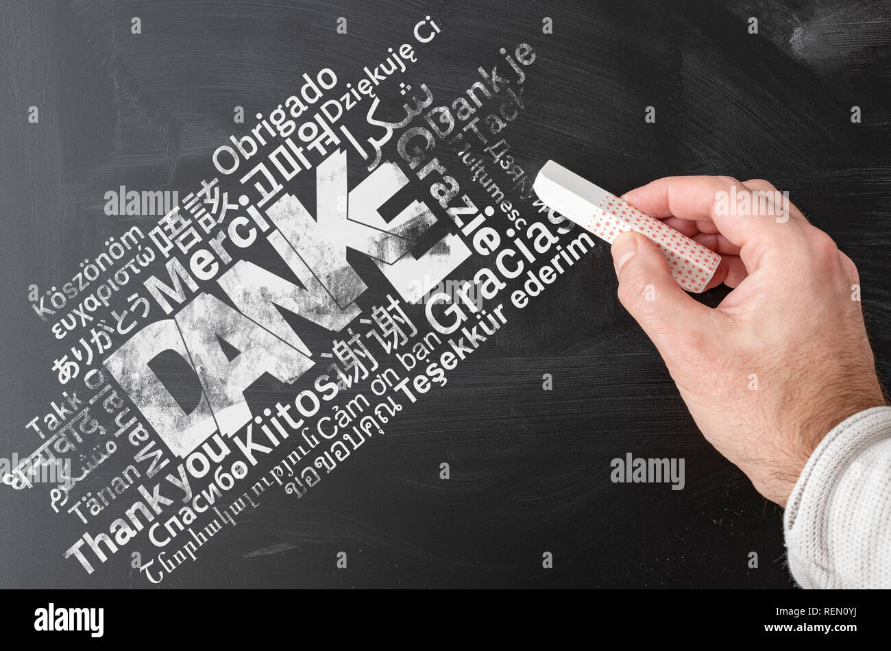 Merci Nuage de mots dans plusieurs langues sur tableau noir Banque D'Images