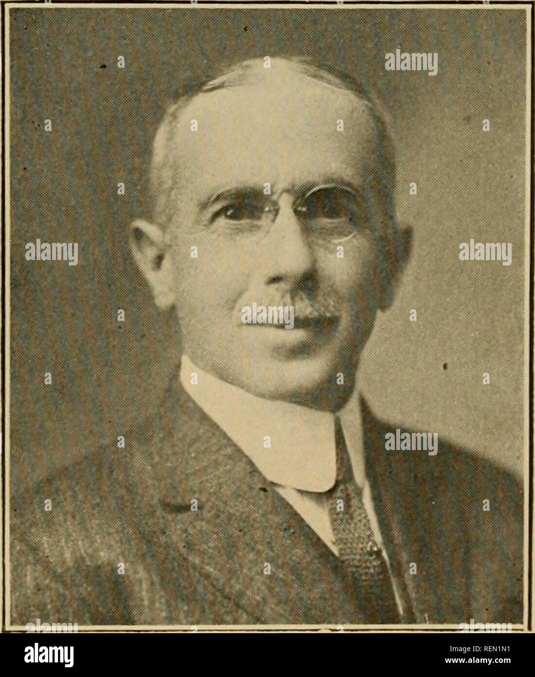 . L'élément moteur de clubs Greater Boston. Les chevaux, les courses de chevaux -- Massachusetts Boston. CHARLES E. AUSTIN député bien connu du grand Club JUSTIN EDWARDS Président Bay State Court-circuit du navire. Veuillez noter que ces images sont extraites de la page numérisée des images qui peuvent avoir été retouchées numériquement pour plus de lisibilité - coloration et l'aspect de ces illustrations ne peut pas parfaitement ressembler à l'œuvre originale.. Linnehan, John William, b. 1860 ; Cogswell, Edward Everett, b. 1864. Boston, Mass. : Presse d'entreprise d'impression de l'Atlantique Banque D'Images