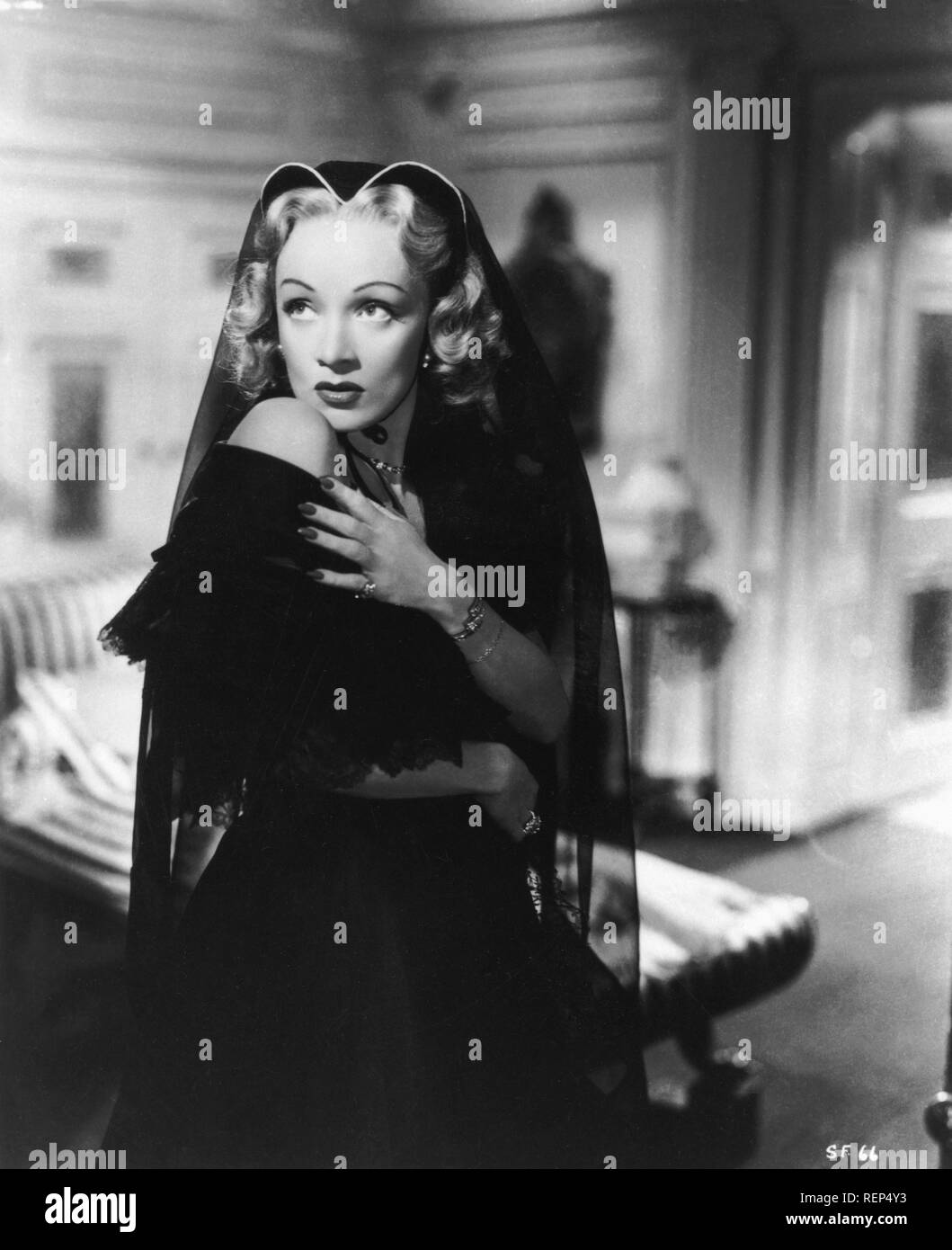 Le Trac Année : 1950 UK / USA Réalisation : Alfred Hitchcock Marlene Dietrich Banque D'Images