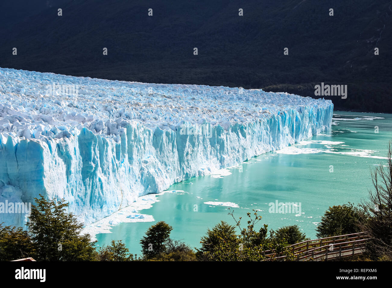 Haut incroyable vue sur le glacier du Parc National Perito Moreno en Patagonie, Argentine. El Calafate Banque D'Images