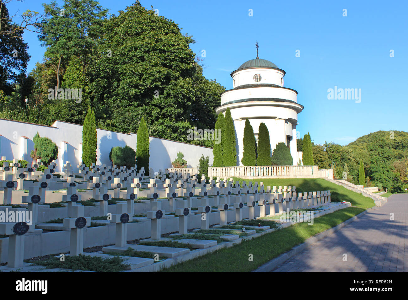 Cimetière à Lviv. Tombes de Soldats polonais à Lychakiv Cemetery à Lviv. Tombes des défenseurs de Lwow sur Lychakiv Cemetery à Lviv Banque D'Images