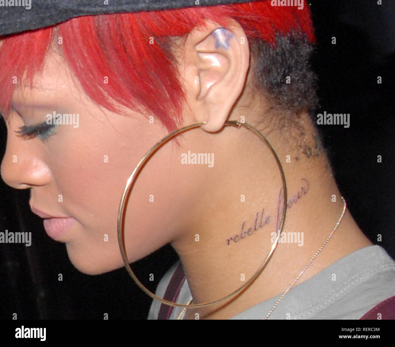 Rihanna tattoo Banque de photographies et d'images à haute résolution -  Alamy