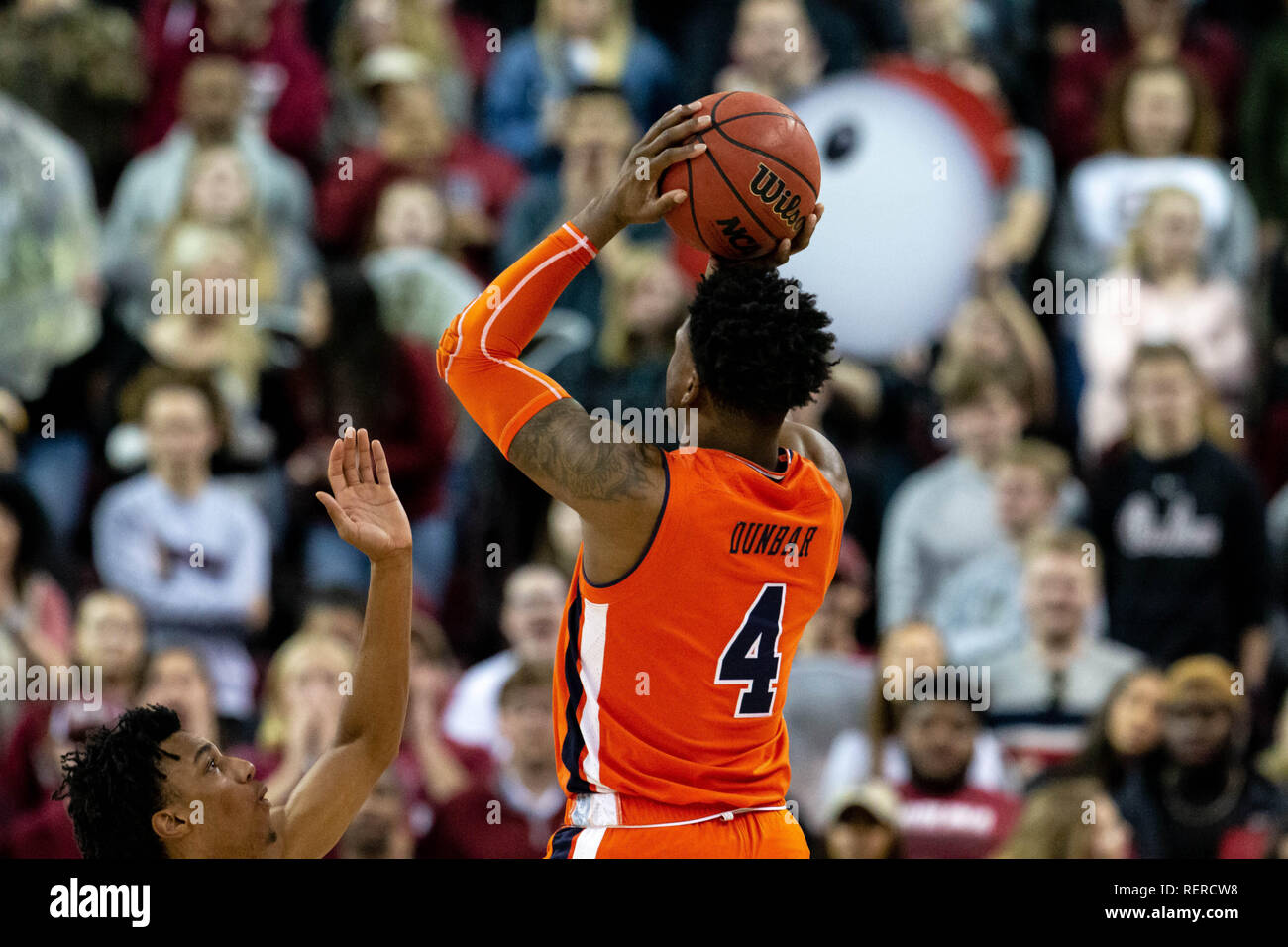 Columbia, SC, États-Unis d'Amérique. 22 janvier, 2019. Auburn Tigers guard Malik Dunbar (4) provoque le trois dans le match de basket-ball de NCAA de Colonial Life Arena de Columbia, SC. (Scott Kinser/Cal Sport Media) Credit : csm/Alamy Live News Banque D'Images