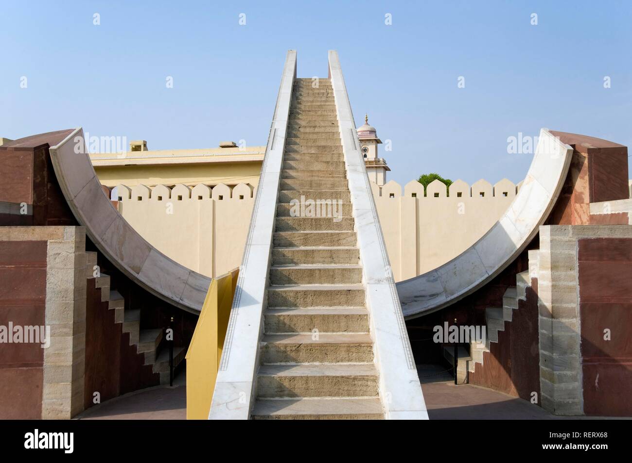 Jantar Mantar, Jai Singh's Rashivalaya II observatoire, Yantra, astrologues' instrument, Jaipur, Rajasthan, Inde, Asie du Sud Banque D'Images