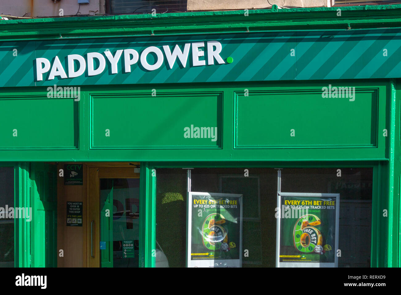 Paris paddypower shop front dans l'ouest de skibbereen Cork Irlande Banque D'Images