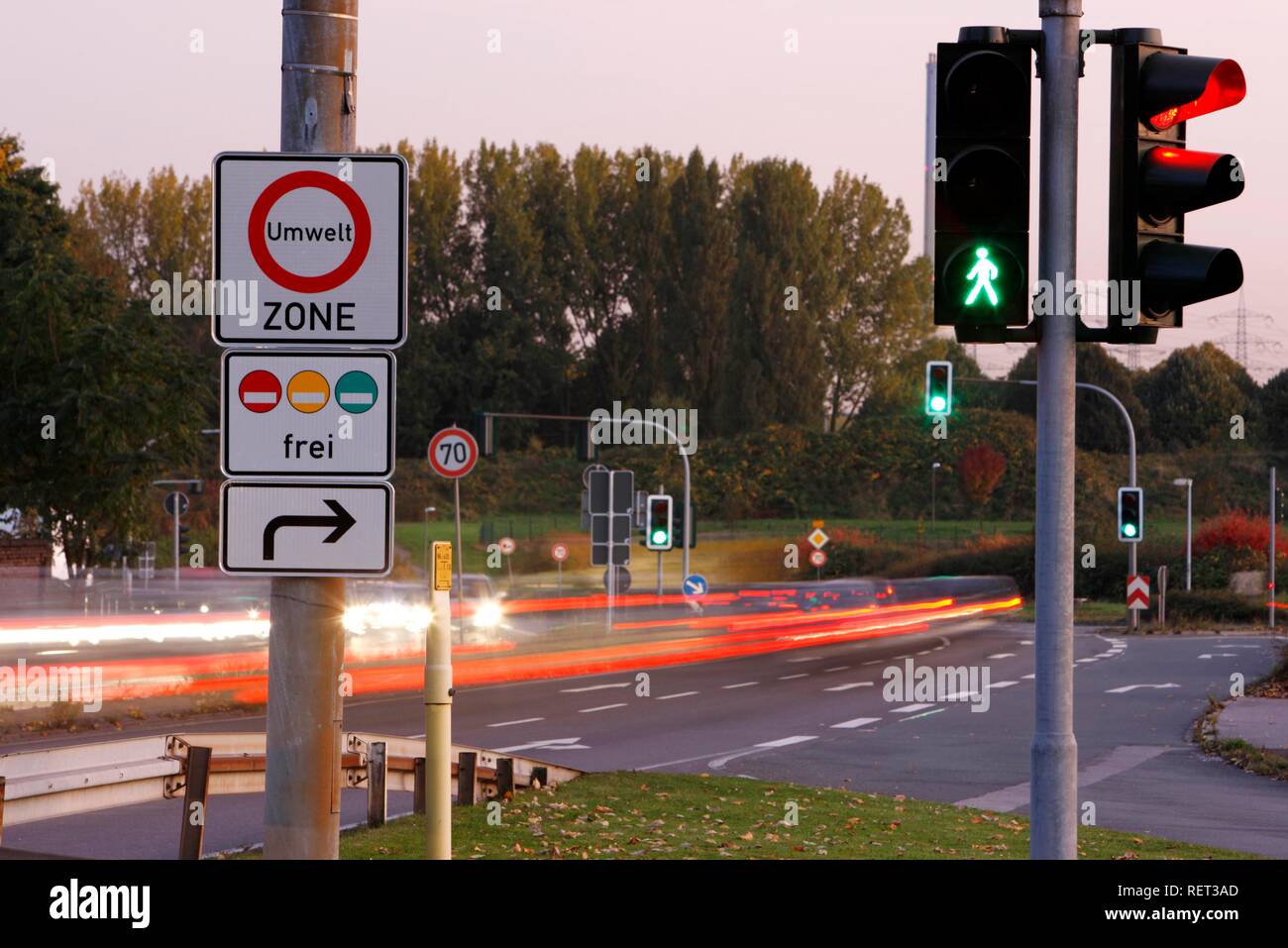 Zone environnementale informations inscription au B224, rue Brauk, Bottrop, Rhénanie du Nord-Westphalie Banque D'Images Zone environnementale informations inscription au B224, rue Brauk, Bottrop, Rhénanie du Nord-Westphalie Banque D'Images