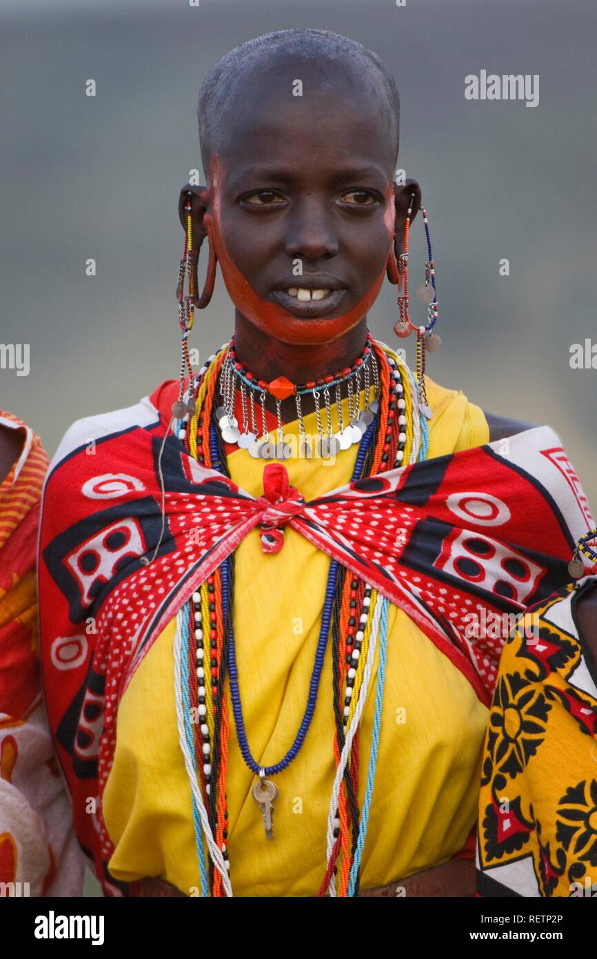 Femme nomade masaï, Masai Mara, Kenya, Afrique de l'Est Banque D'Images