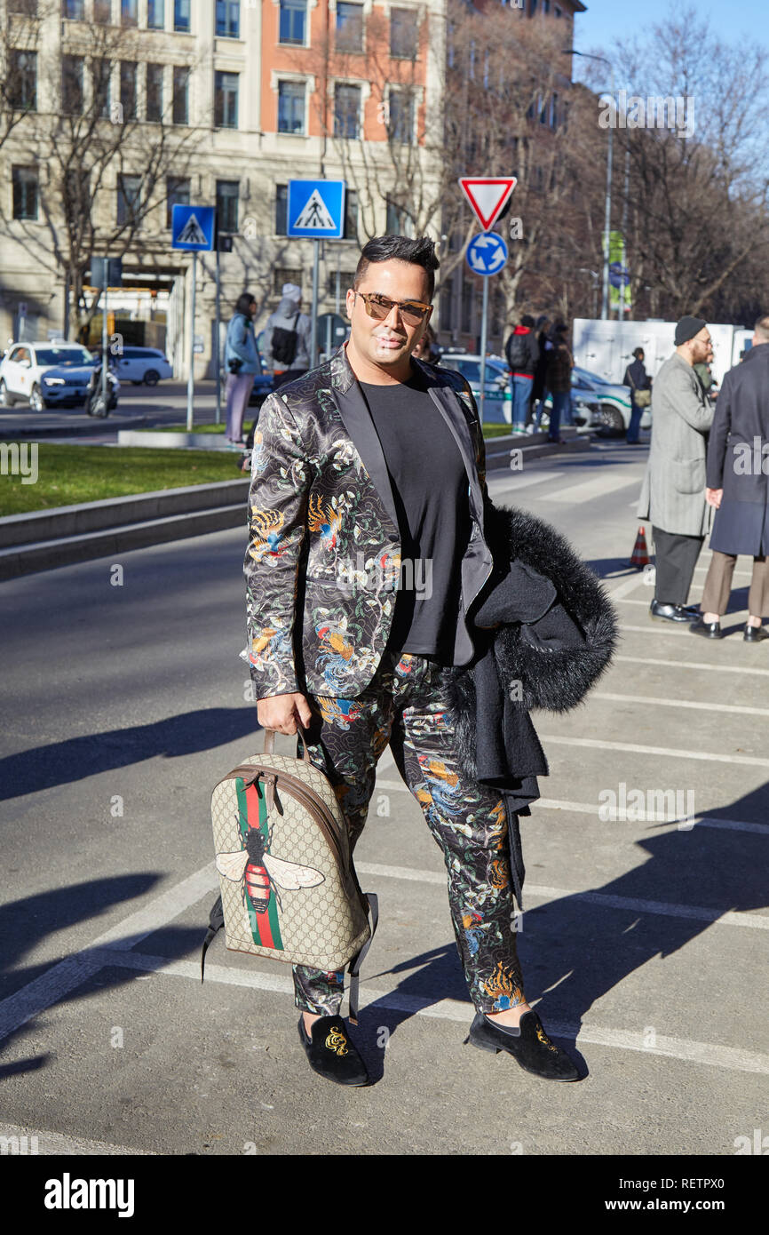 Gucci black suit Banque de photographies et d'images à haute résolution -  Alamy