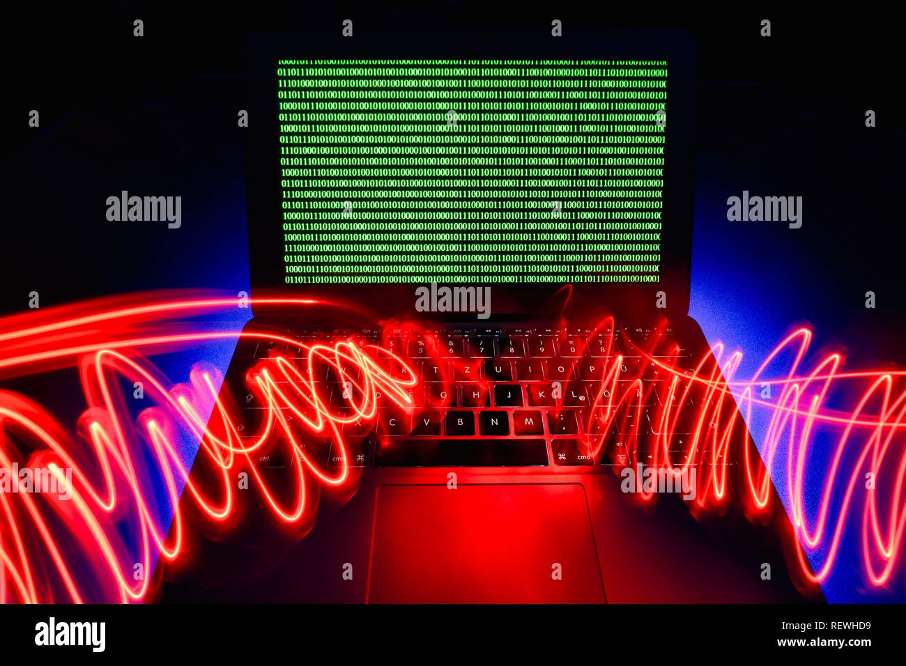 Ordinateur portable, image symbolique, la cybercriminalité, la criminalité informatique, pirate informatique, sécurité des données, Allemagne Banque D'Images