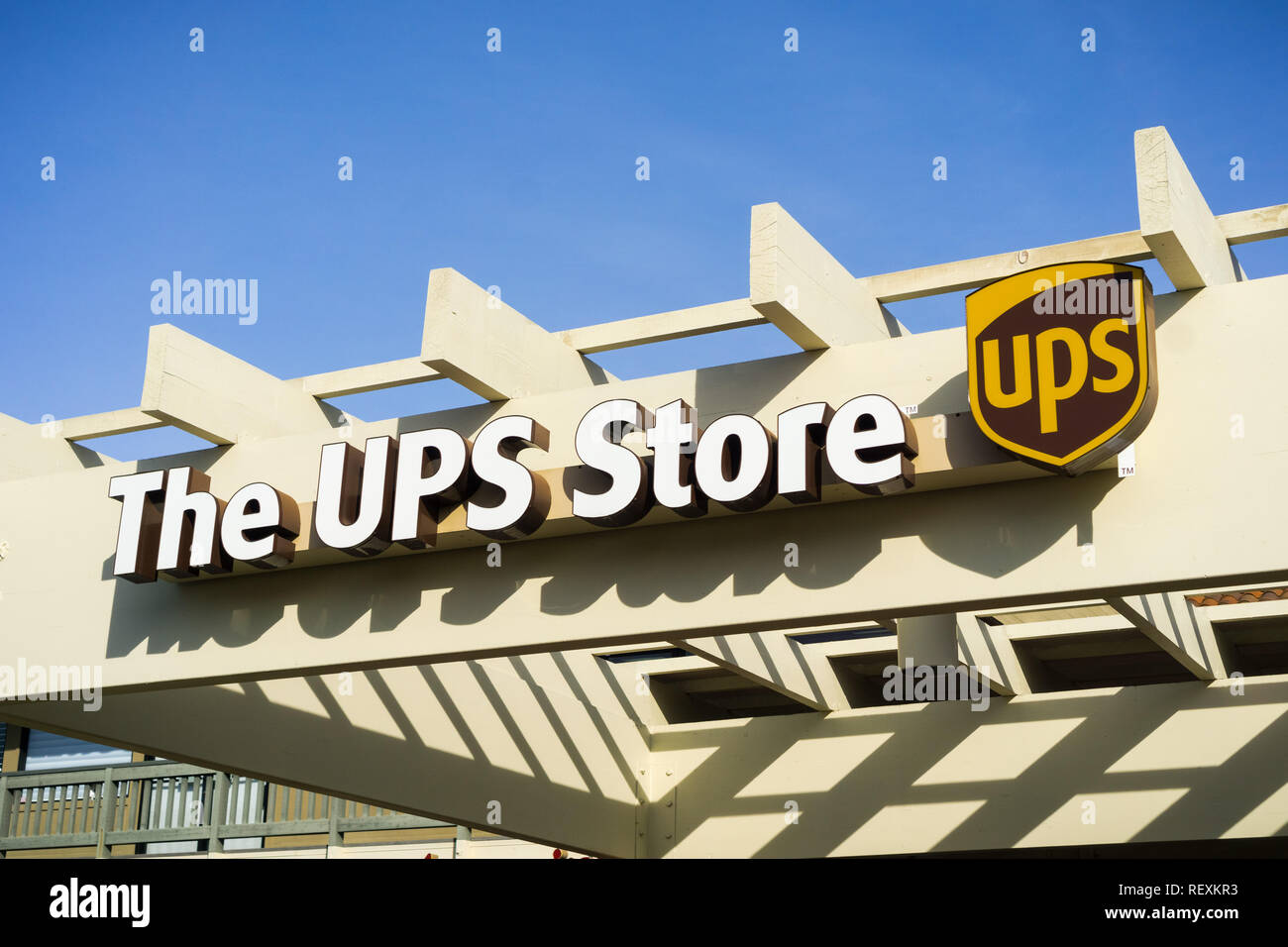 Le logo du magasin ups Banque de photographies et d’images à haute