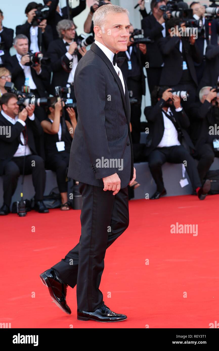 Venise, Italie - 29 août, 2018 : Christoph Waltz, marche le tapis rouge de l'avant du "premier homme" au Festival du Film de Venise (Ph : Mickael Chavet) Banque D'Images