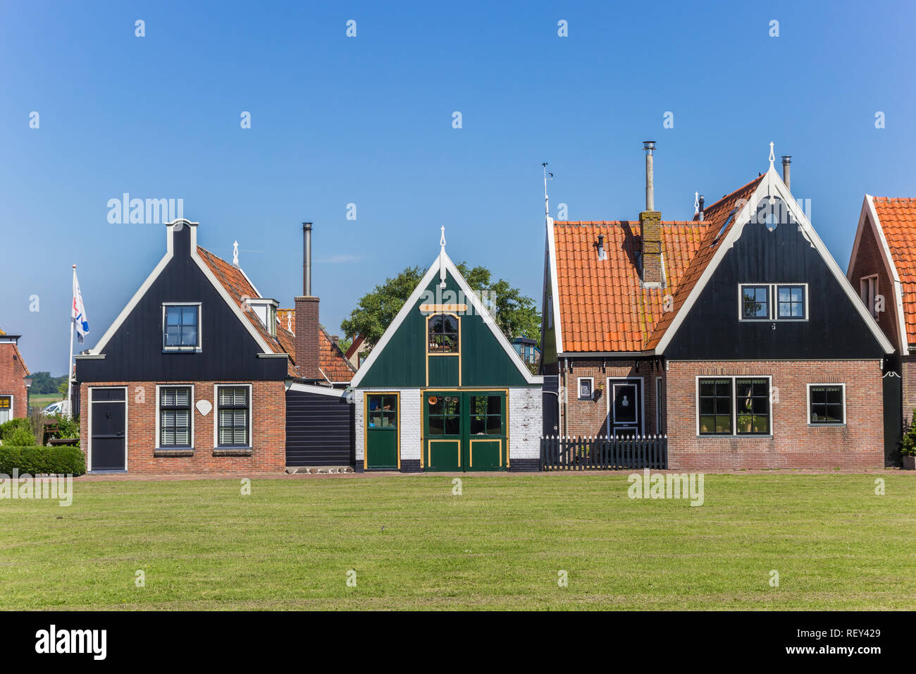 Maisons traditionnelles néerlandaises dans Oudeschildon l'île de Texel, Hollande Banque D'Images