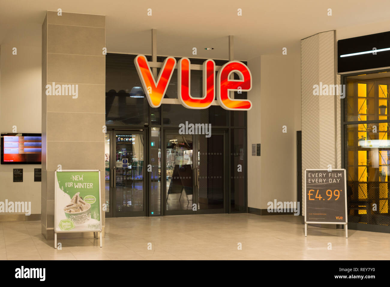 Le cinéma Vue ou de cinéma, une salle de spectacles dans la région de Kingsmead à Farnborough, Hampshire, Royaume-Uni Banque D'Images