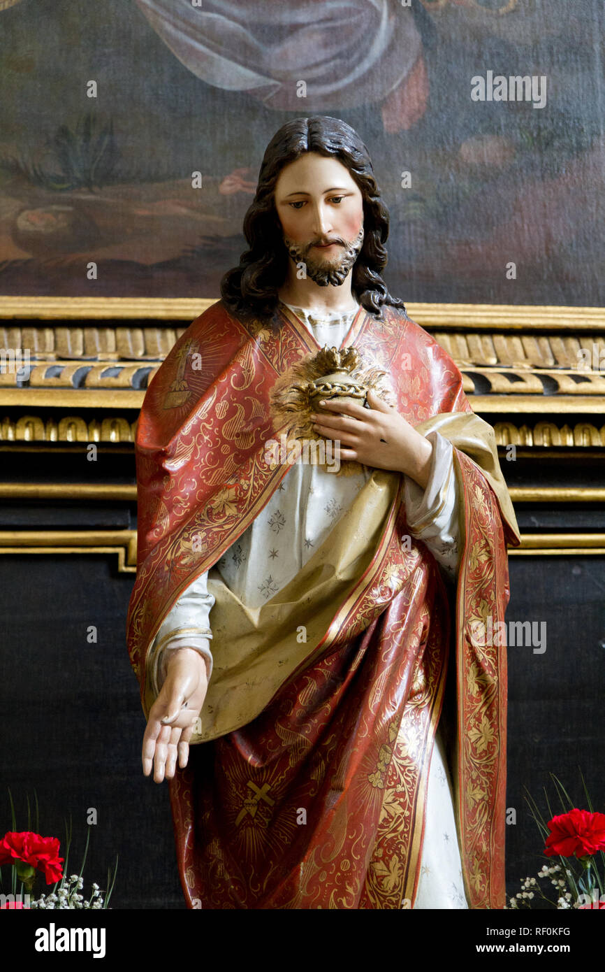 Trnava, Slovaquie. 2018/4/12. La statue du coeur le plus sacré de Jésus. La cathédrale Saint-Jean-Baptiste de Trnava. Banque D'Images