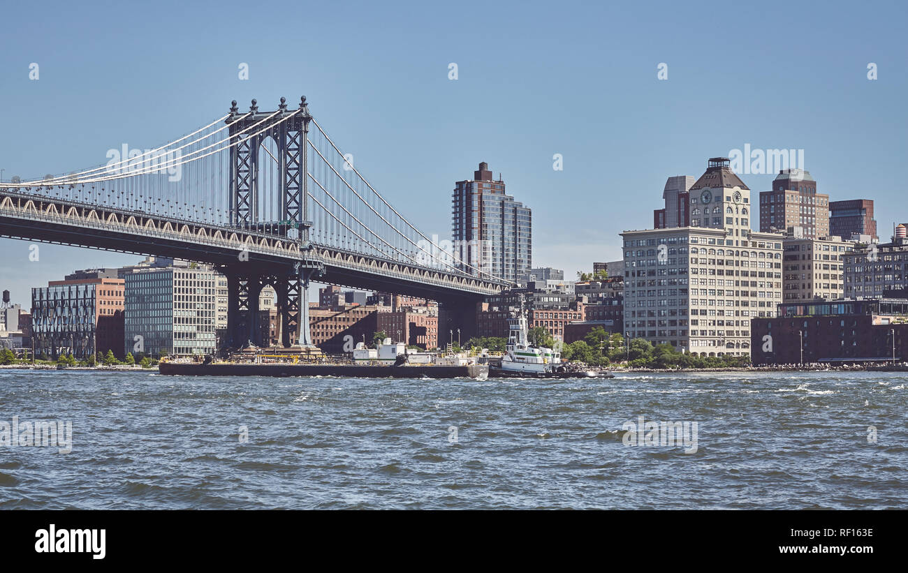 Vue panoramique sur le pont de Manhattan et de Brooklyn, tons de couleur photo, New York, USA. Banque D'Images