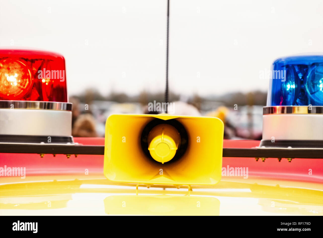 Les lumières et la sirène d'une voiture de police interceptor à Bicester Heritage Centre Scramble. Banque D'Images