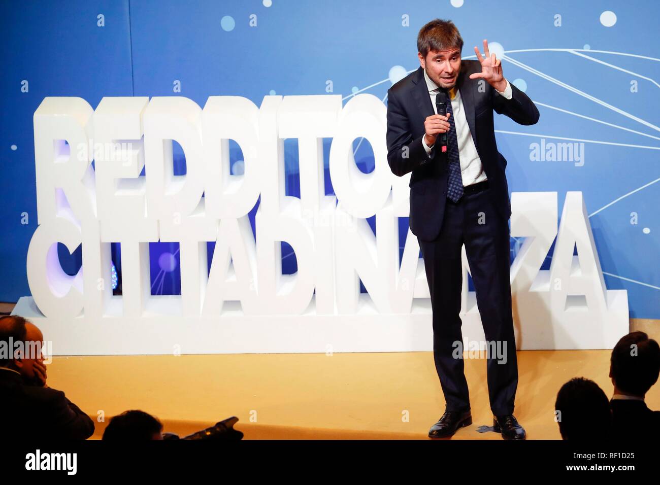 Italie, Rome, le 22 janvier 2019 : Alessandro Di Battista (5 étoiles de mouvements anormaux) présente le revenu de la loi sur la citoyenneté. Julien Secret Photo Remo/Sintesi/Alamy S Banque D'Images