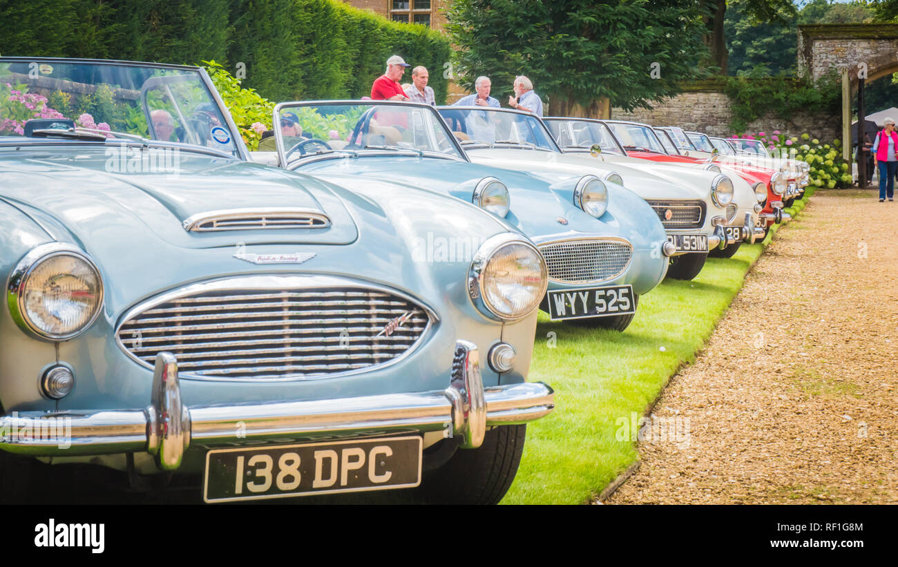 Puddletown, Dorset / UK - 0813 : 2017 mg ou Morris Garages, Austin Healey Sprite Frogeye classique rétro, voitures de sport de luxe à Athelhampton house Banque D'Images