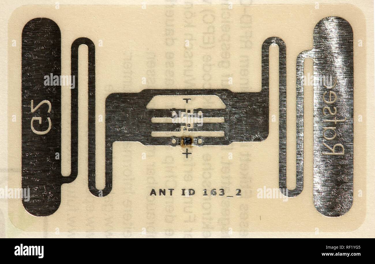 La RFID, identification par radio-fréquence, CBE tag vêtements Banque D'Images