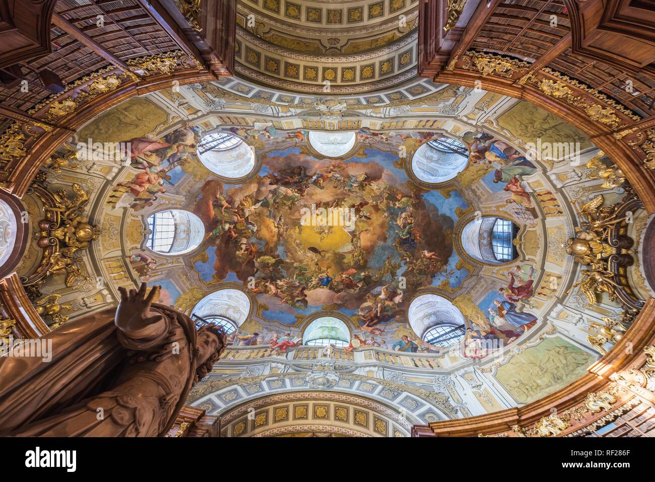 Vue sur le plafond de la Bibliothèque nationale d'Autriche à Vienne, Autriche Banque D'Images