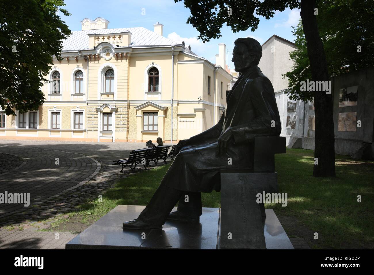 Sculpture en face de l'ancien Palais Présidentiel, Kaunas, Lituanie, Pays Baltes, nord-est de l'Europe Banque D'Images