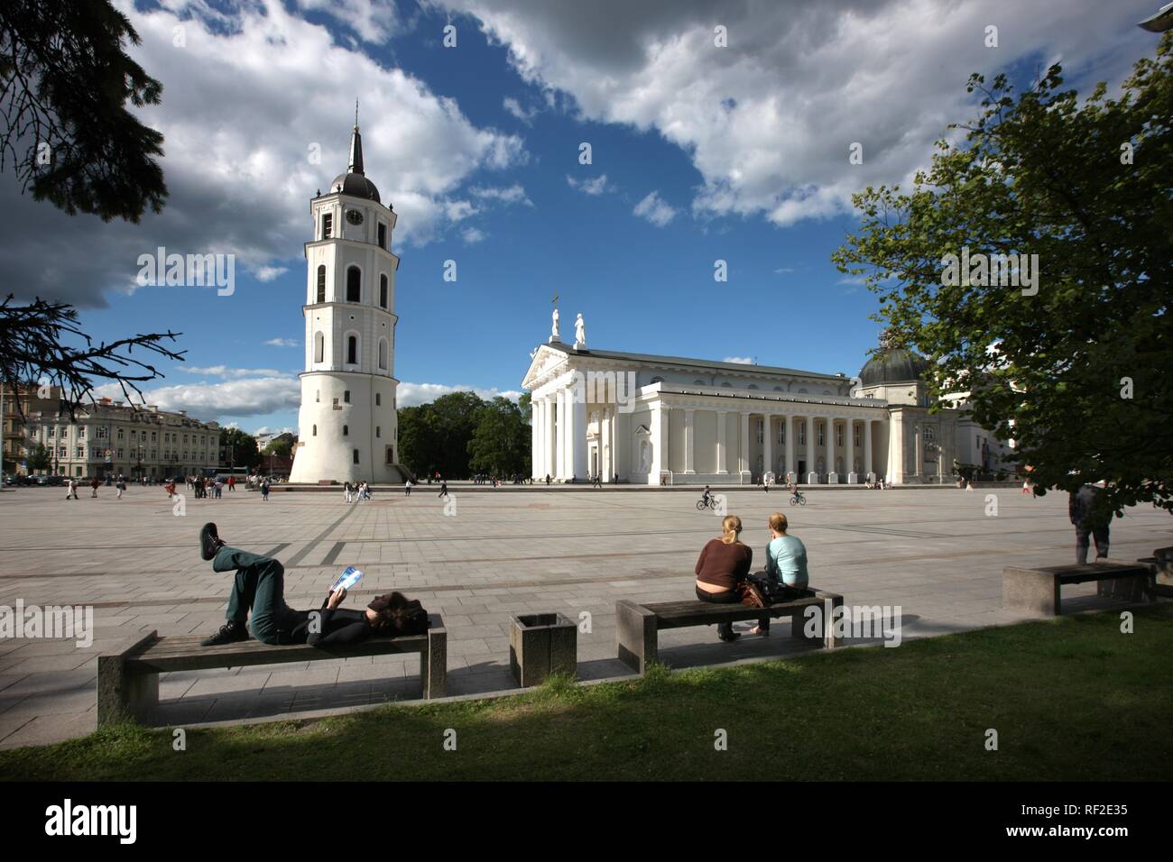La Cathédrale Saint-stanislas avec clocher détaché, Varpine, Place de la Cathédrale, Vilnius, Lituanie, Pays Baltes Banque D'Images